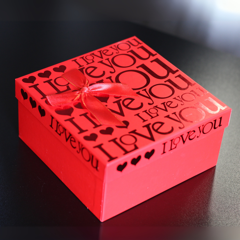 Red Cube Gift Box ( 19x19 h:9.5)